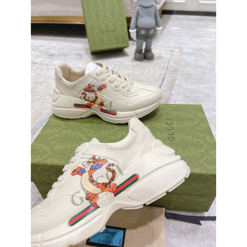 G*u*i tigger print sneaker white