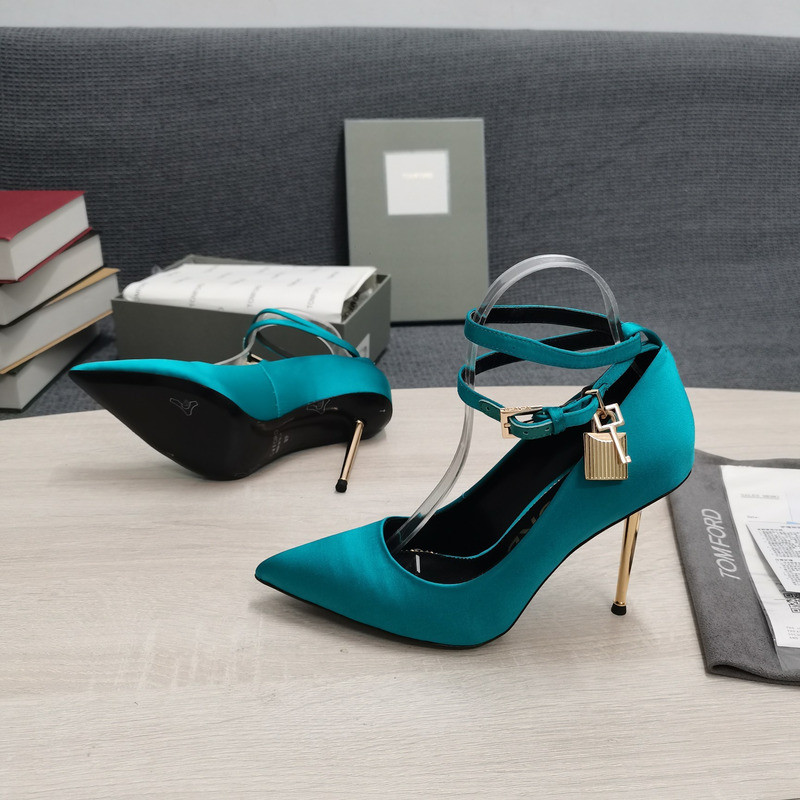 Tom Ford Padlock leather pumps in Turquoise