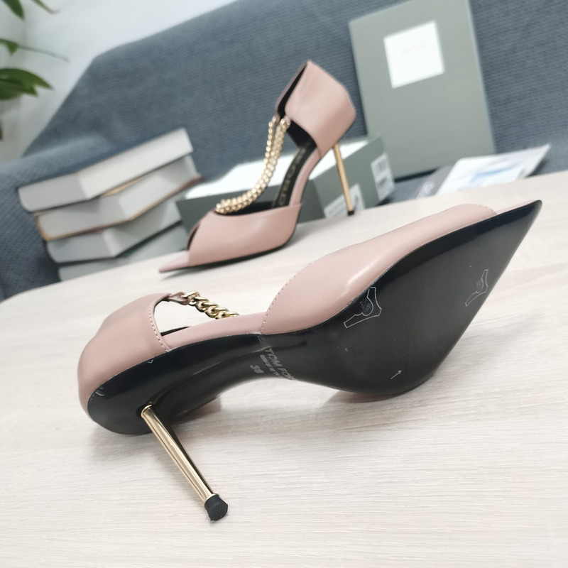 Tom Ford Wishbone Chain Peep-Toe Pumps in Pink