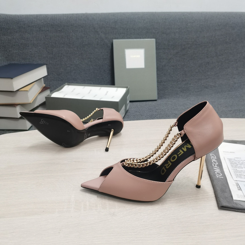 Tom Ford Wishbone Chain Peep-Toe Pumps in Pink