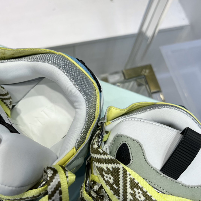 Lanvin Curb Suede Pastel in Blue