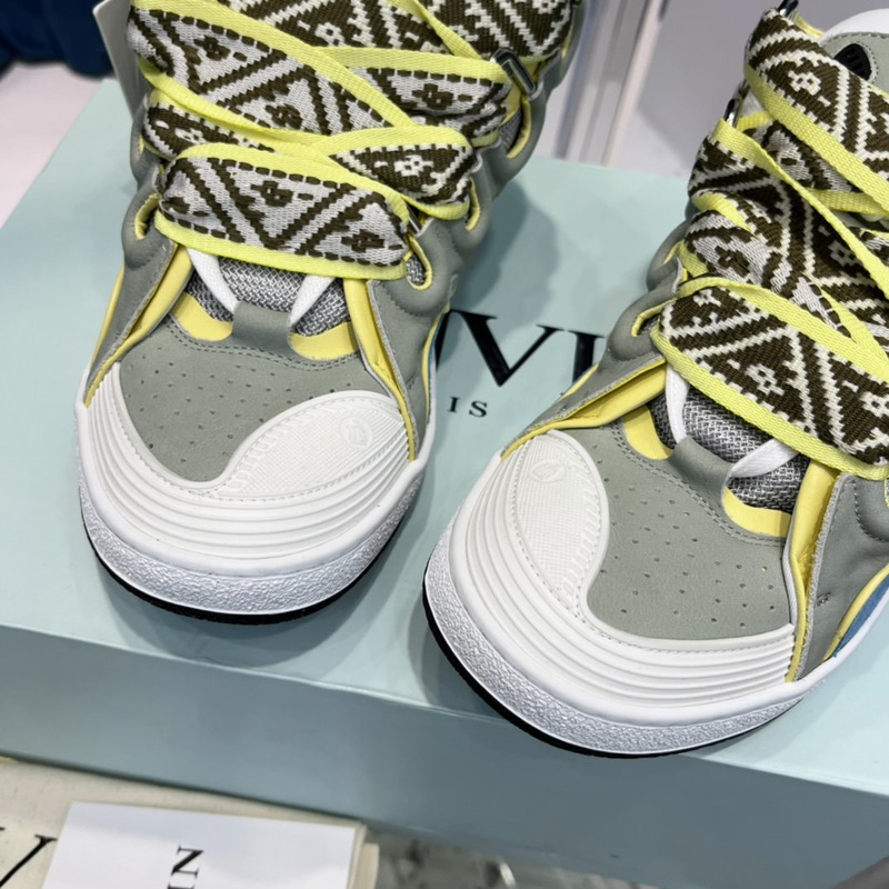 Lanvin Curb Suede Pastel in Blue