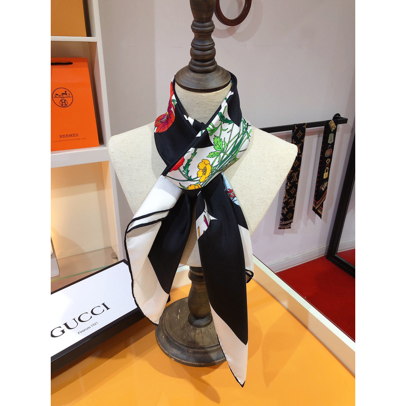 G*u*i flora G*u*i vintage logo print silk shawl