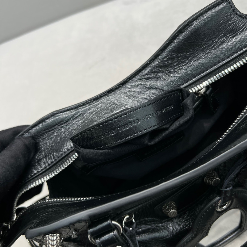 Ba*len*cia*ga neo cagole city shoulder bag black