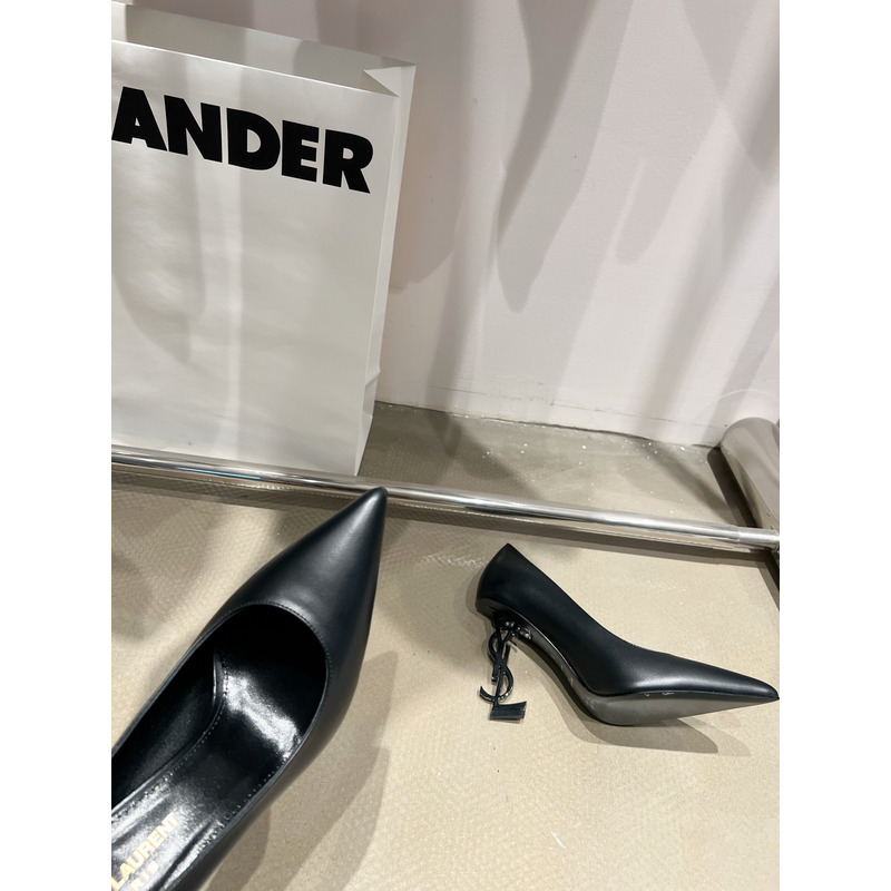 Saint Laurent Opyum Pumps In Patent Leather With Black Heel
