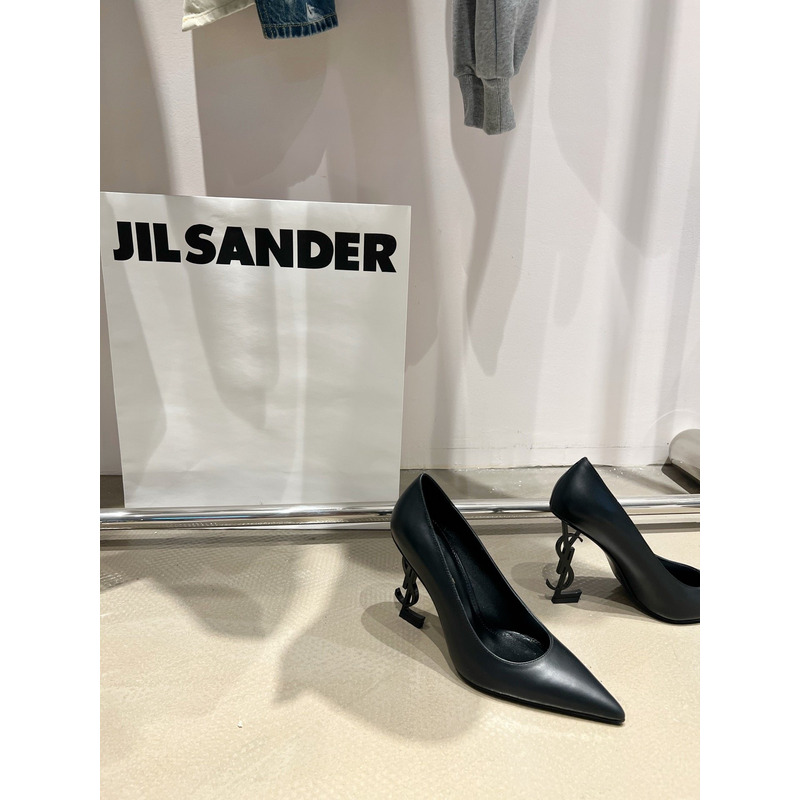 Saint Laurent Opyum Pumps In Patent Leather With Black Heel