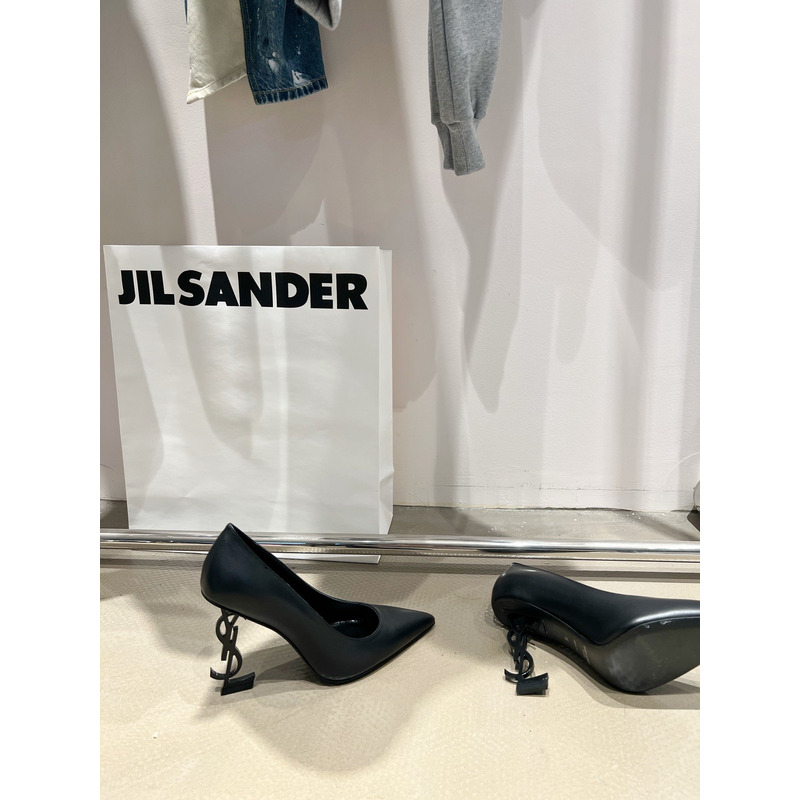 Saint Laurent Opyum Pumps In Patent Leather With Black Heel