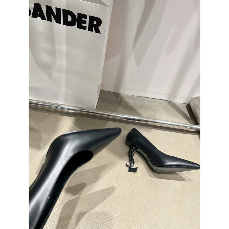 Saint Laurent Opyum Pumps In Patent Leather With Black Heel