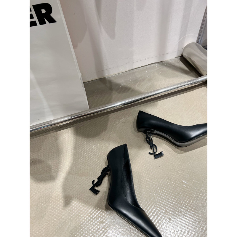Saint Laurent Opyum Pumps In Patent Leather With Black Heel