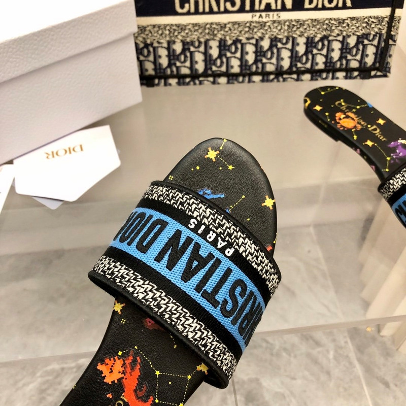 D*or pixel zodiac dway slippers black