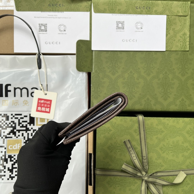 G*u*i 22 tiger print wallet