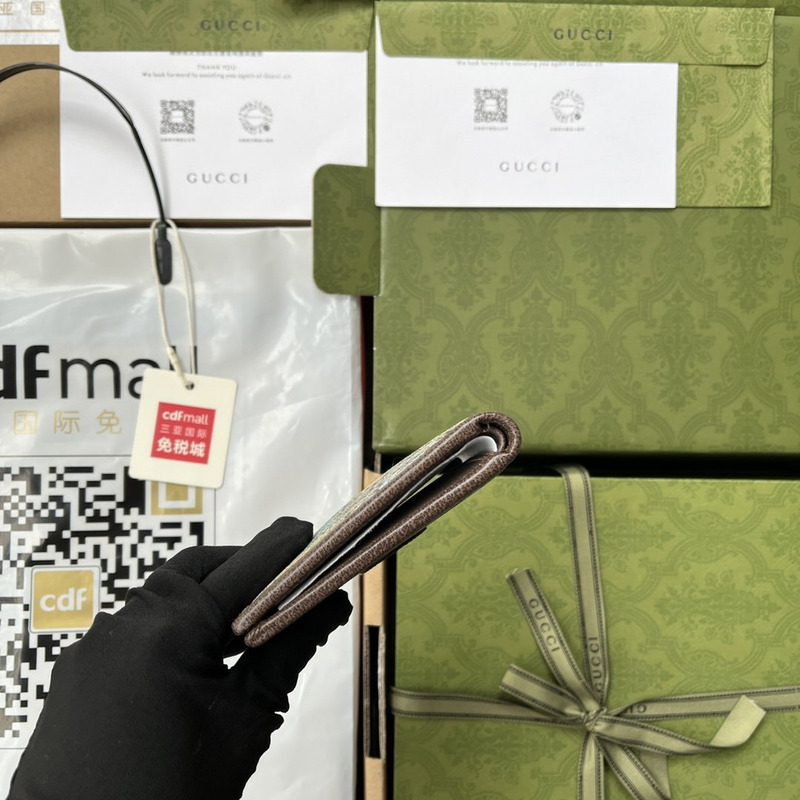 G*u*i 22 tiger print wallet