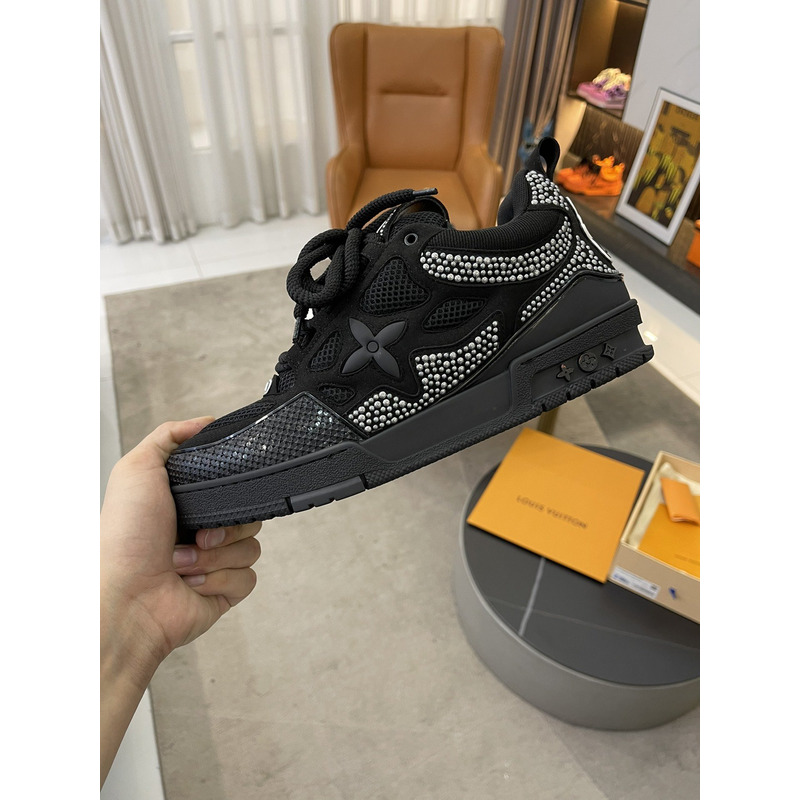 l**is V*t*n skate ss23 black