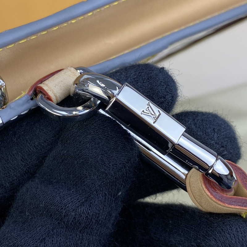 l**is V*t*n trunk pouch monogram mirror coated canvas