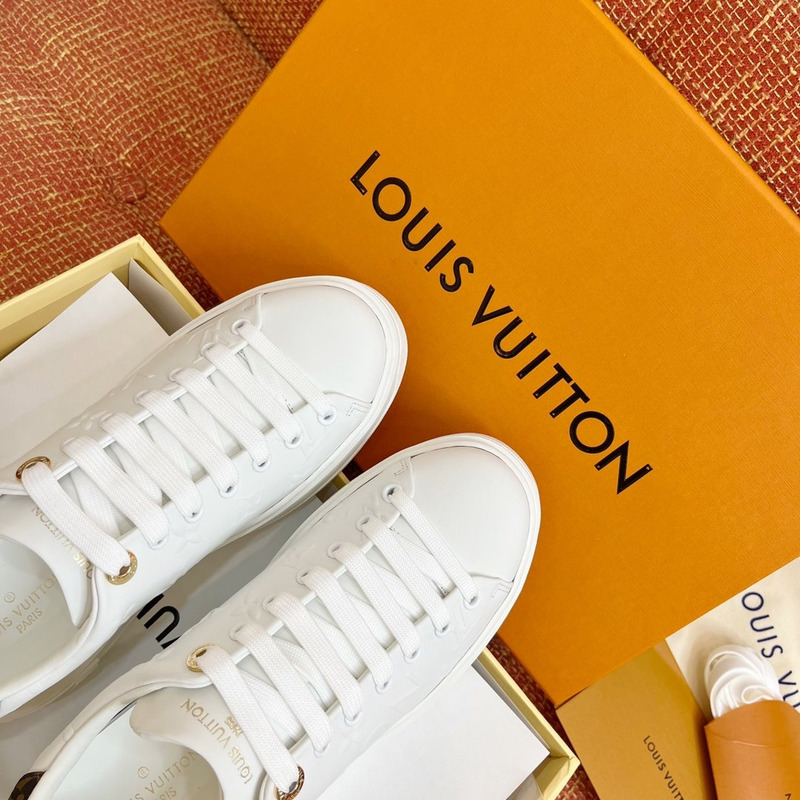 l**is V*t*n time out sneakers white