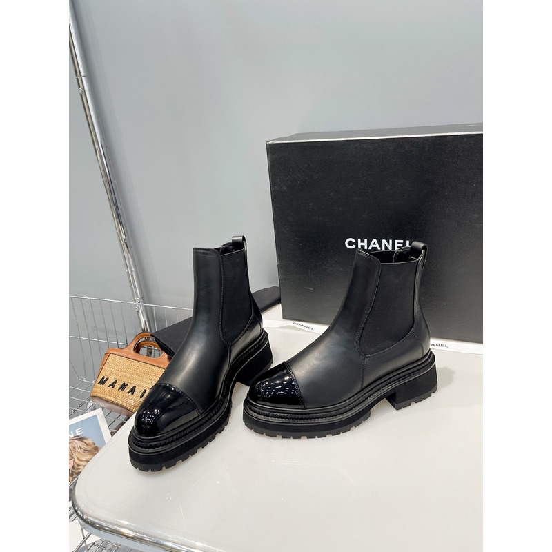 Ch*el plain elegant style logo boots black