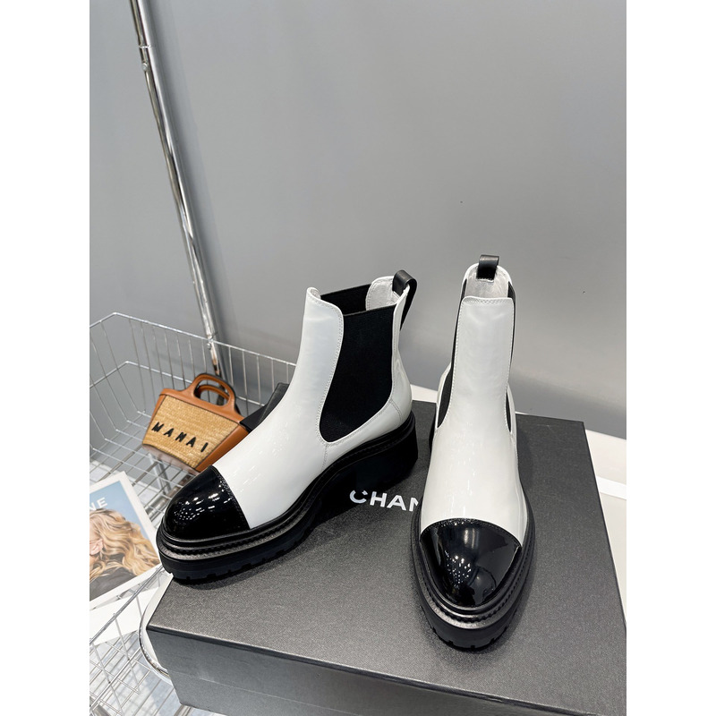 Ch*el plain elegant style logo boots white