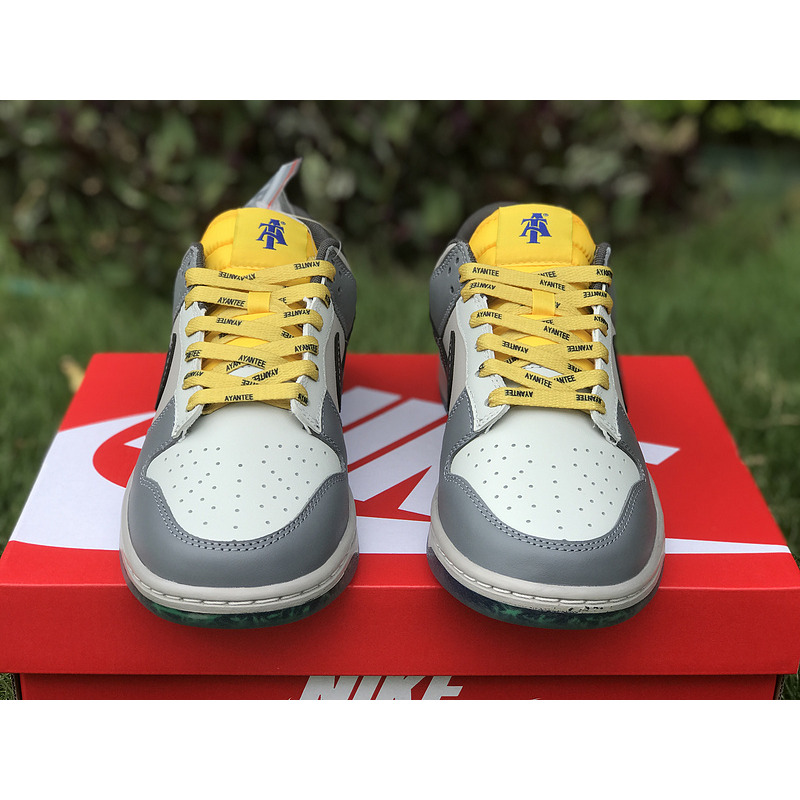 Nike Dunk Low “Ayantee”in Light Gray