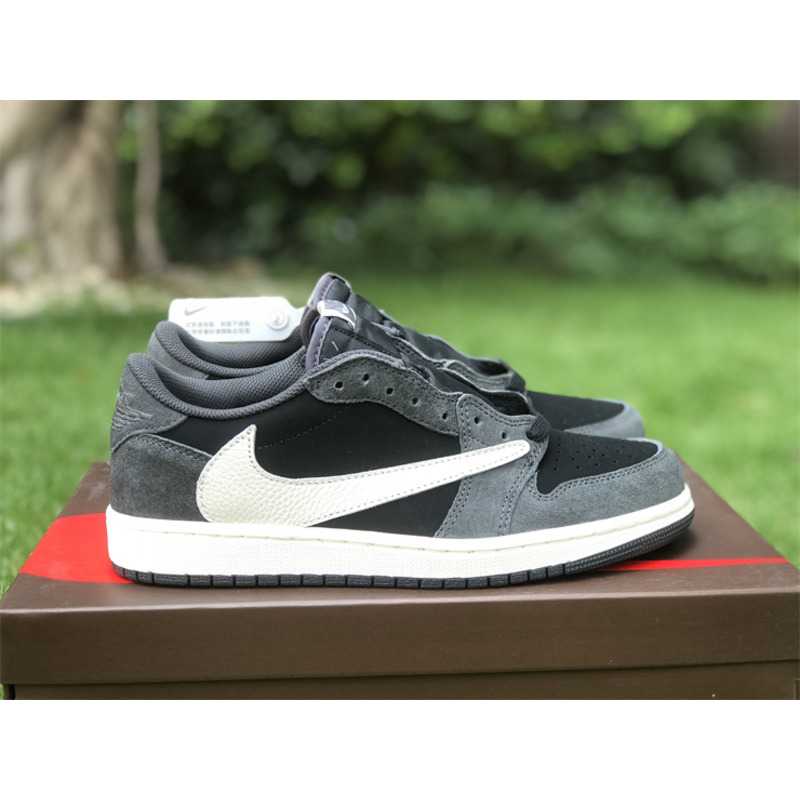 Jordan Travis Scott x Fragment x Nike Air Jordan 1 Low in Black White