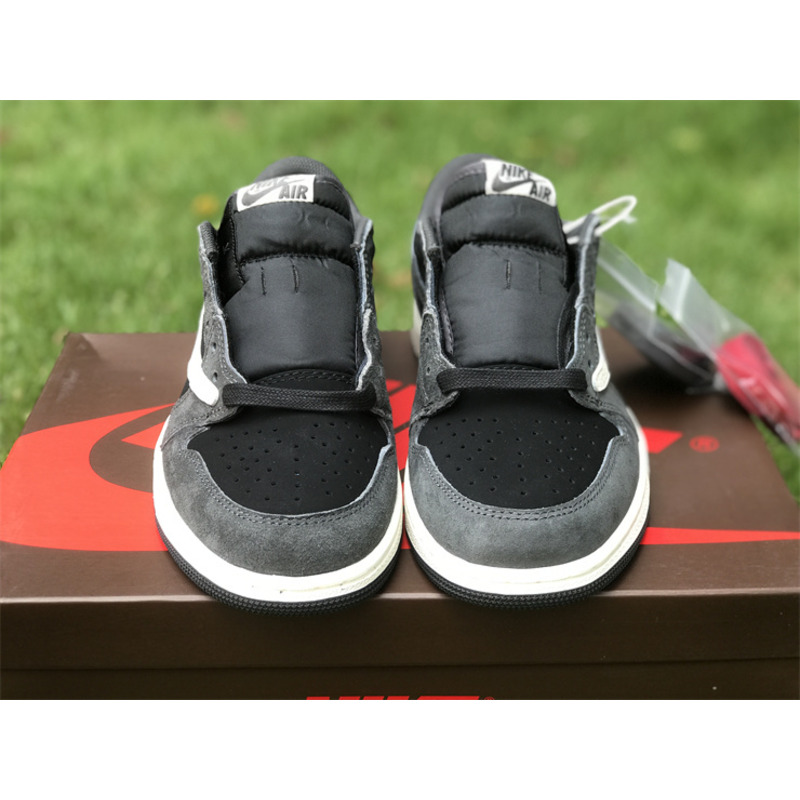 Jordan Travis Scott x Fragment x Nike Air Jordan 1 Low in Black White