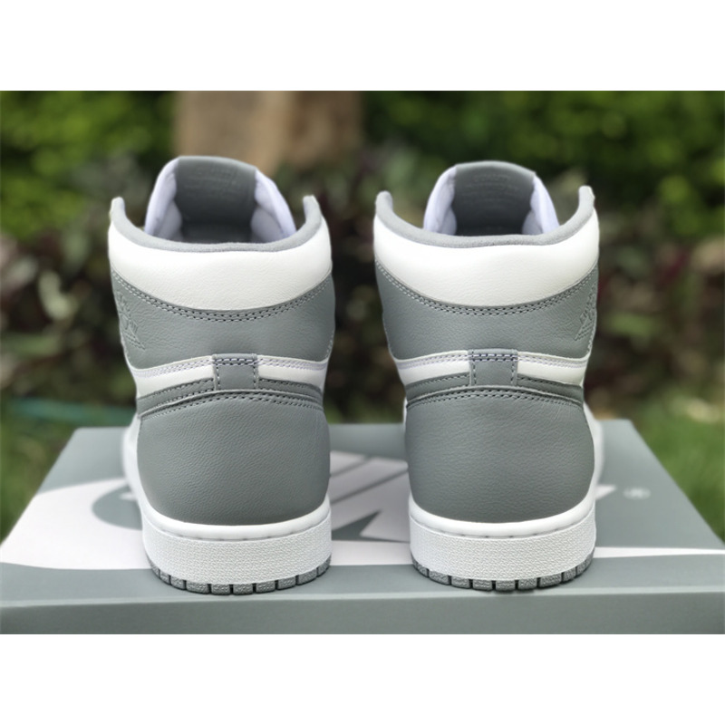 Air Jordan 1 Retro High OG “Stealth”