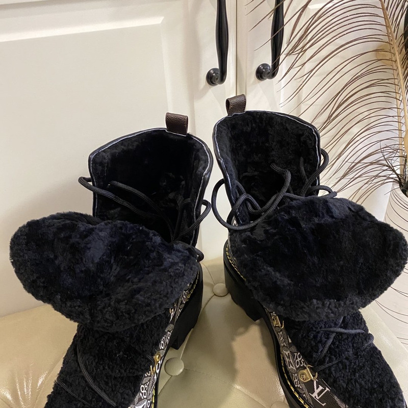 l**is V*t*n 2020 beaubourg ankle boots