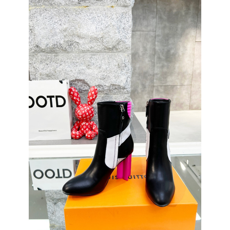 l**is V*t*n silhouette ankle boot pink