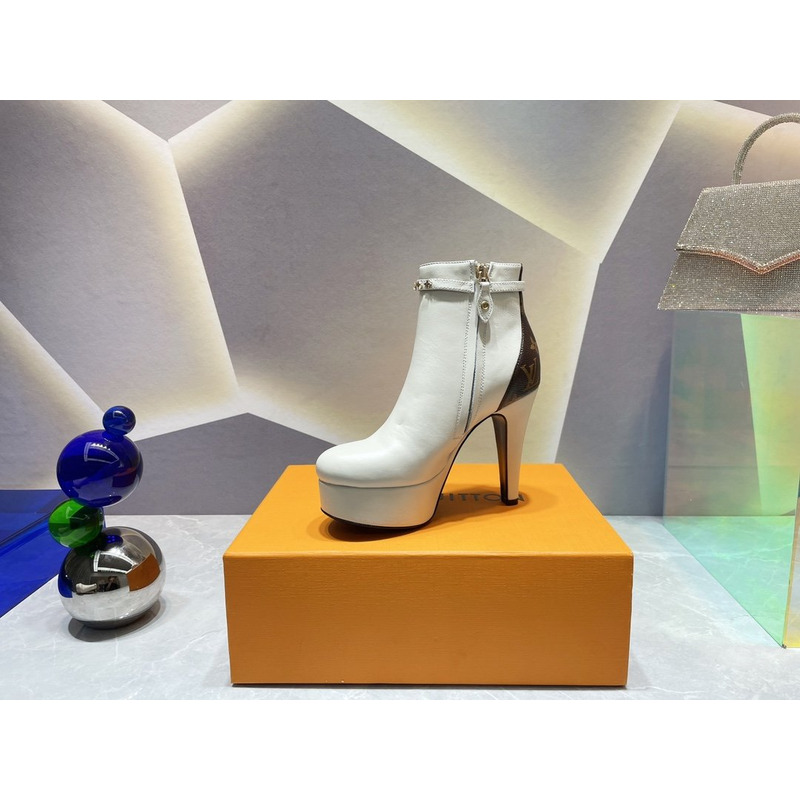 l**is V*t*n afterglow platform ankle boot white