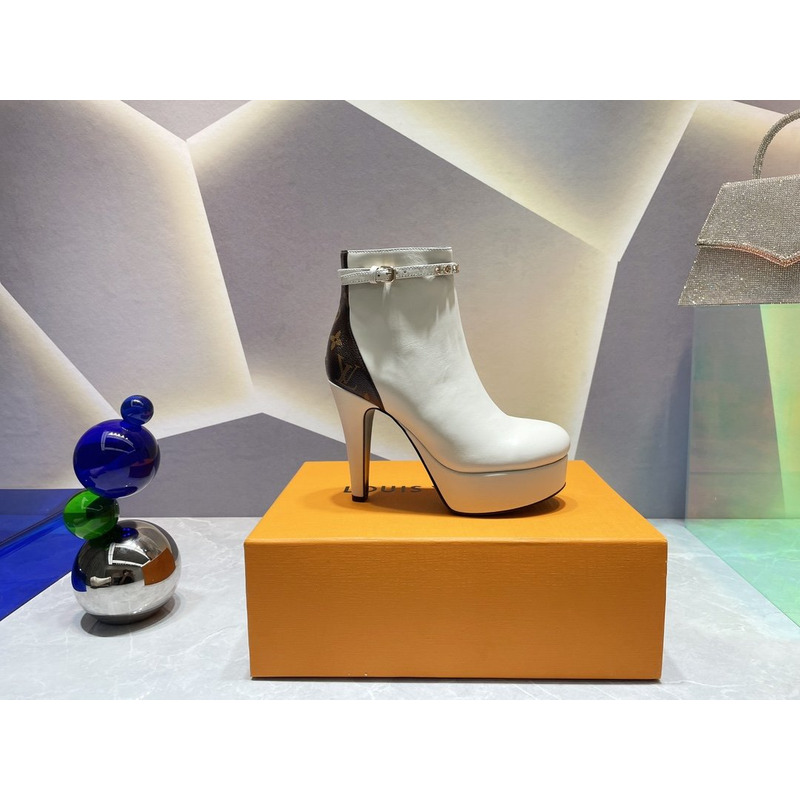 l**is V*t*n afterglow platform ankle boot white
