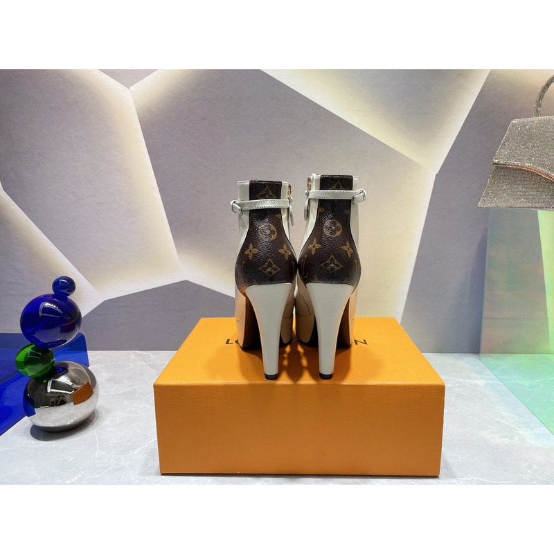 l**is V*t*n afterglow platform ankle boot white