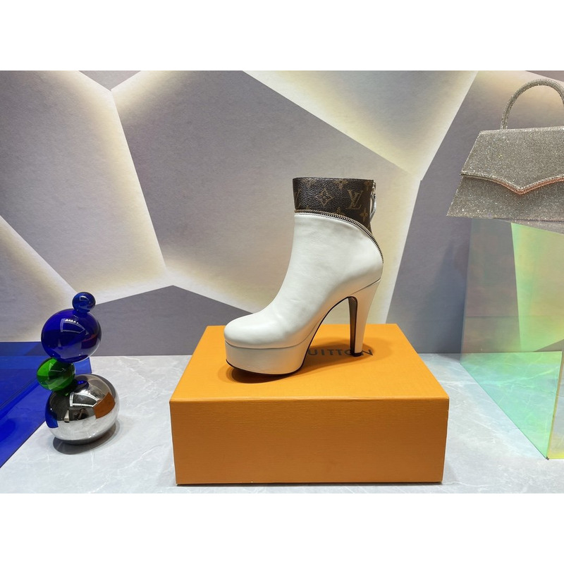 l**is V*t*n afterglow platform ankle boots white