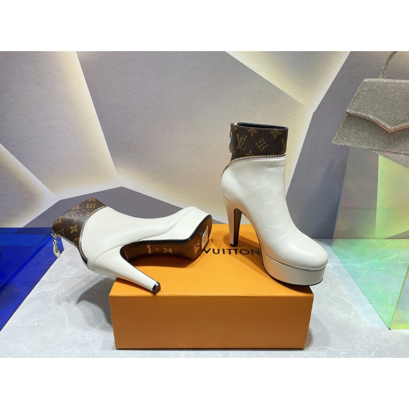 l**is V*t*n afterglow platform ankle boots white