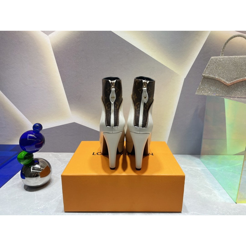 l**is V*t*n afterglow platform ankle boots white