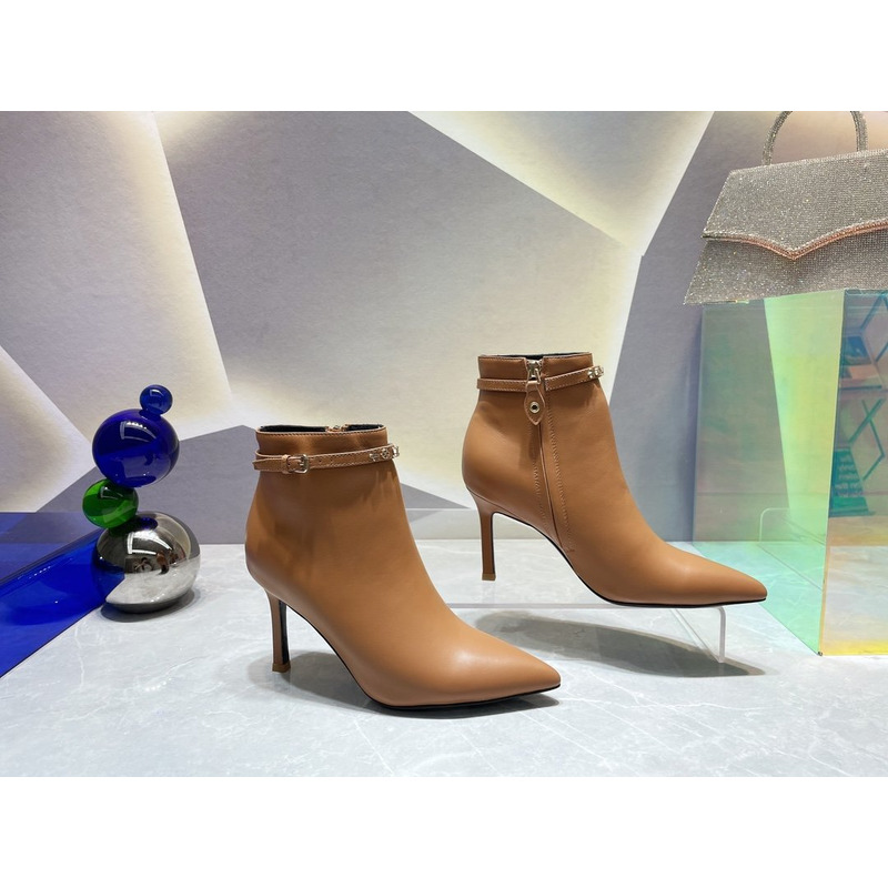 l**is V*t*n signature ankle boot brown