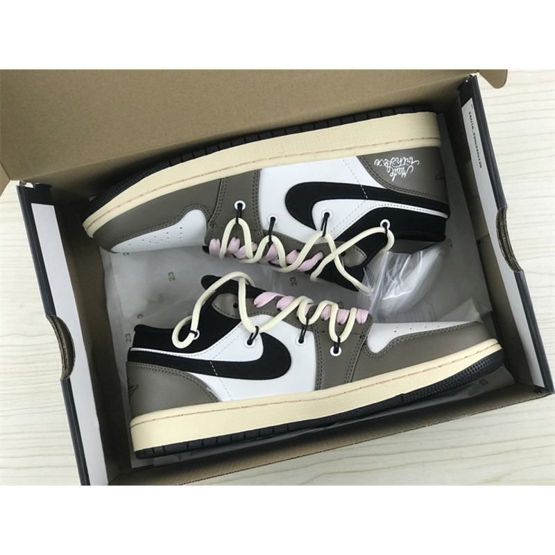 Jordan1 Dunk Low White &Grey