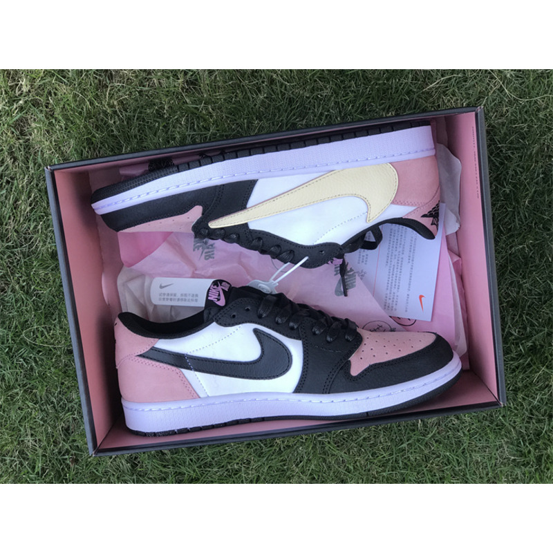 Jordan Low OG x Travis Scott Reverse Mocha in Pink