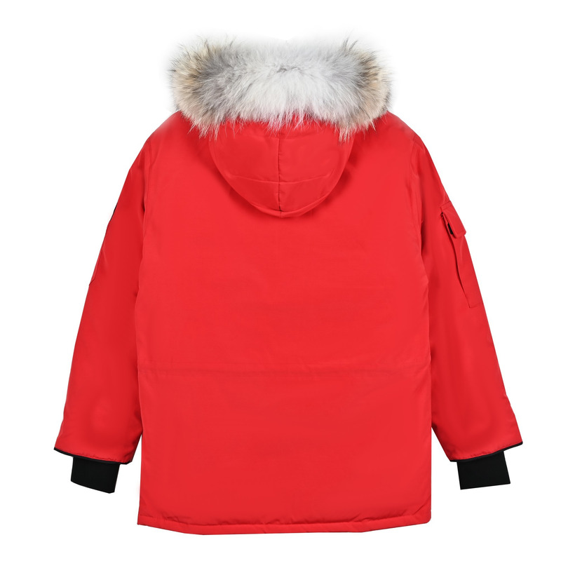 Can*a Go*e expedition parka in red