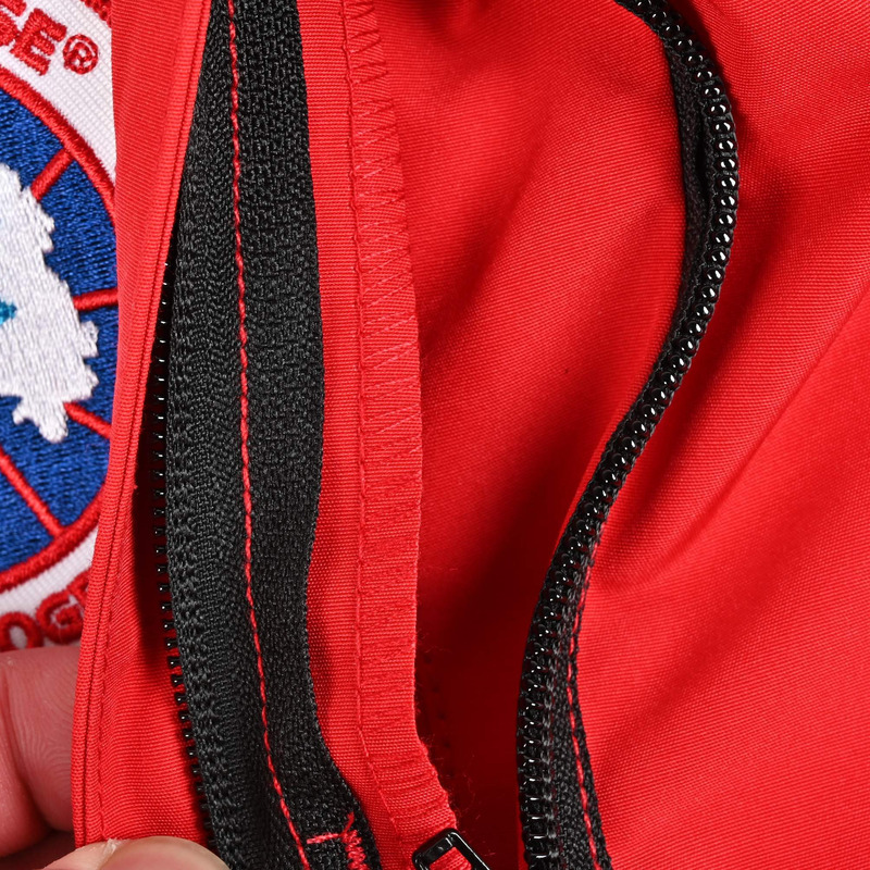 Can*a Go*e expedition parka in red