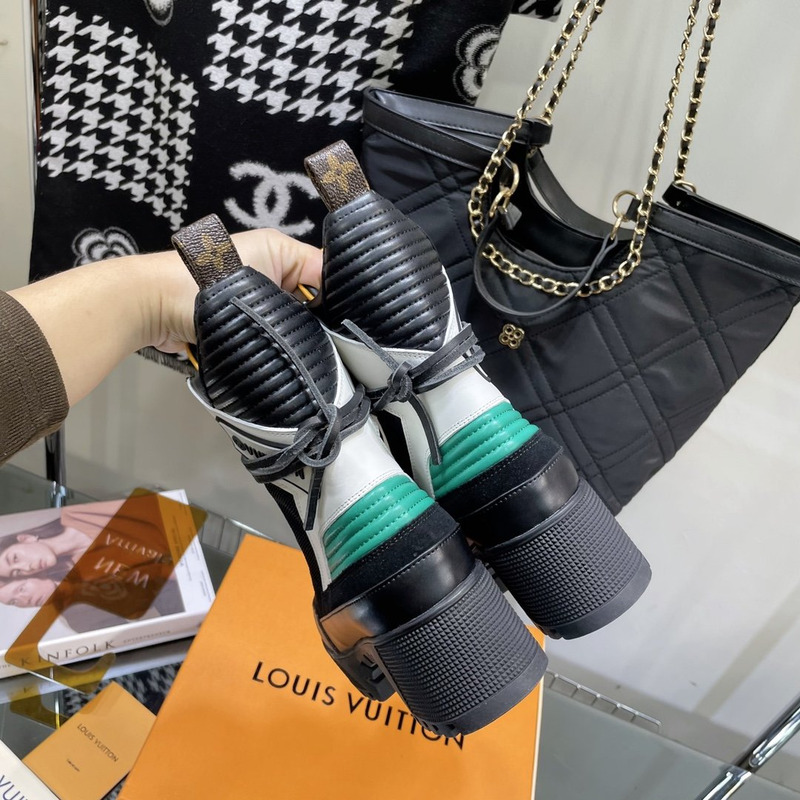 l**is V*t*n laureate platform desert boots