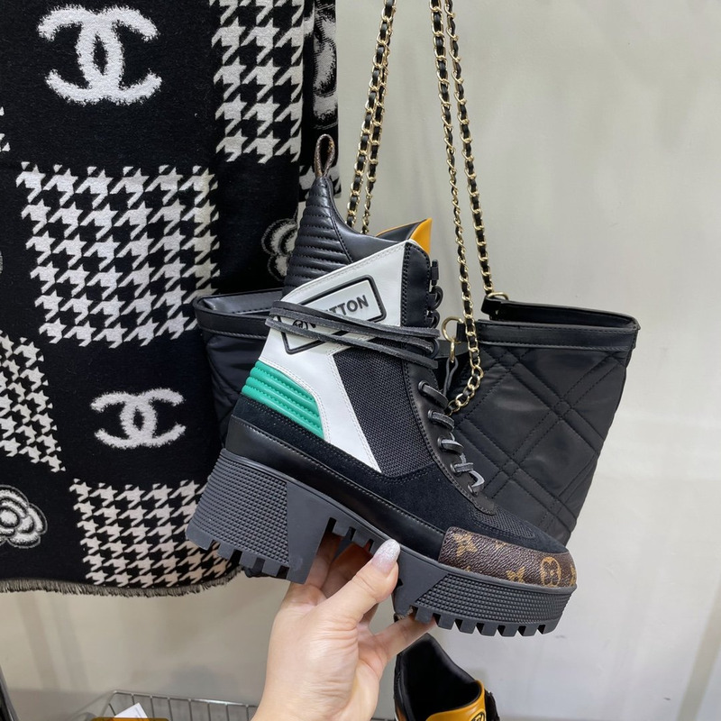 l**is V*t*n laureate platform desert boots