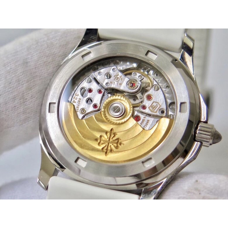 Patek Philippe Aquanaut 5067A Quartz Watches