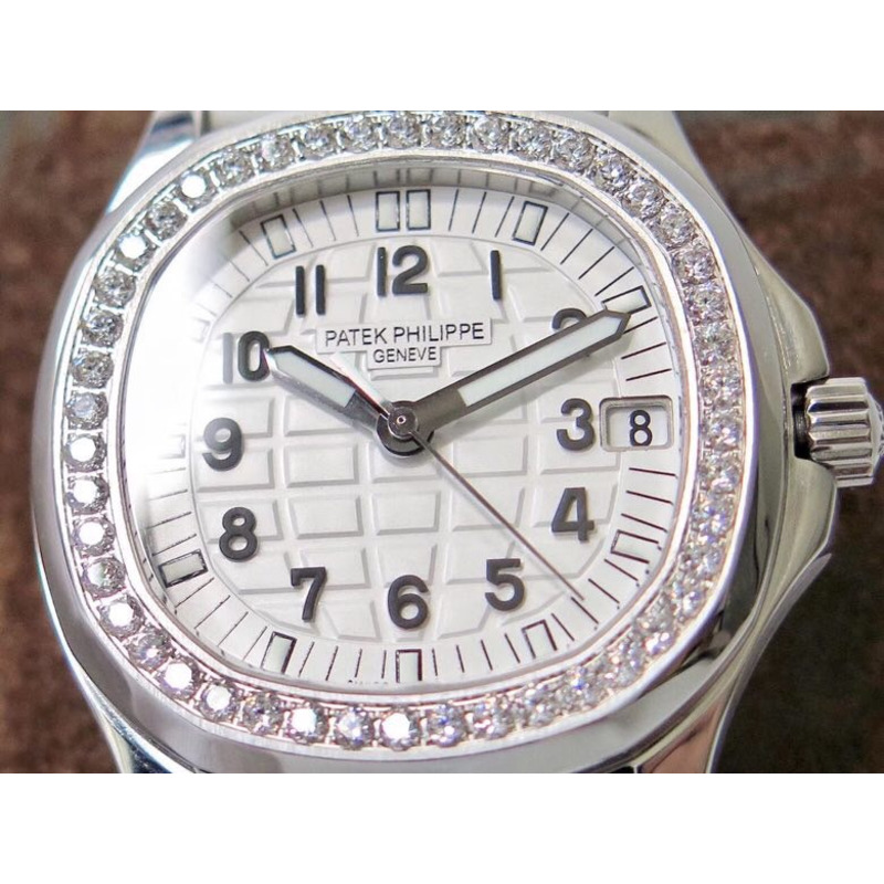 Patek Philippe Aquanaut 5067A Quartz Watches