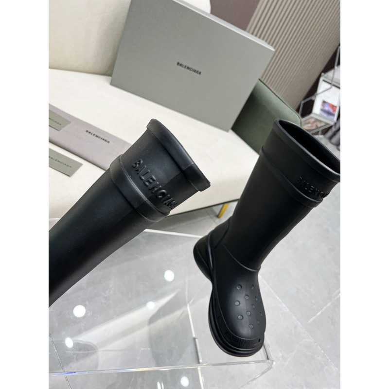 ba*len*cia*ga x Cr*0*s rubber boot black