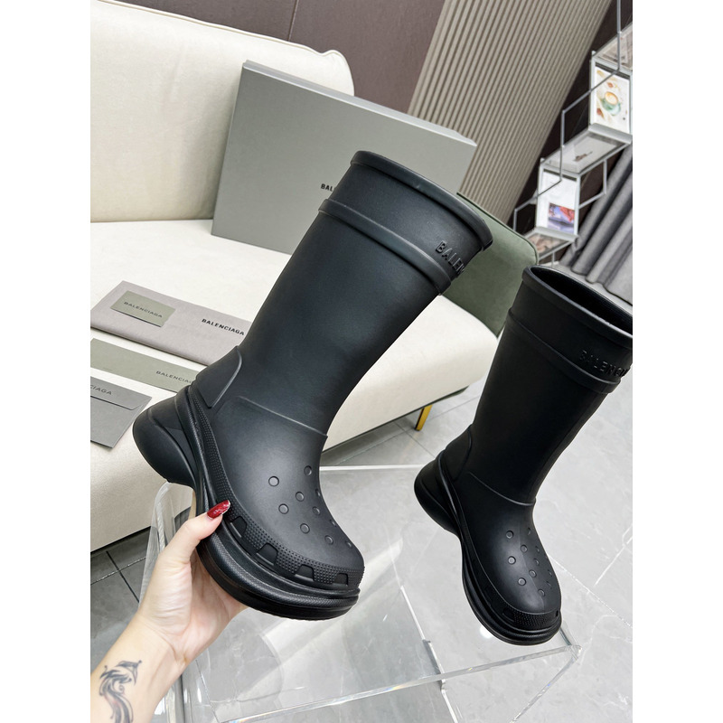 ba*len*cia*ga x Cr*0*s rubber boot black