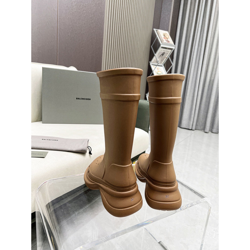 ba*len*cia*ga x Cr*0*s boot beige