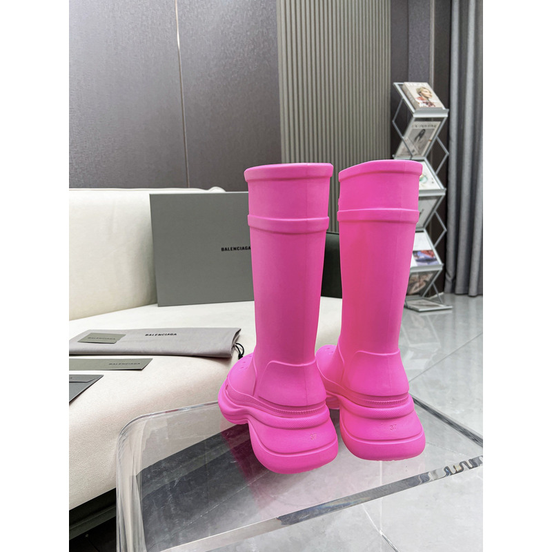 ba*len*cia*ga x Cr*0*s rubber boot fuchsia