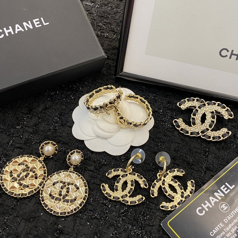 ch*el cc Di*m*nd stud