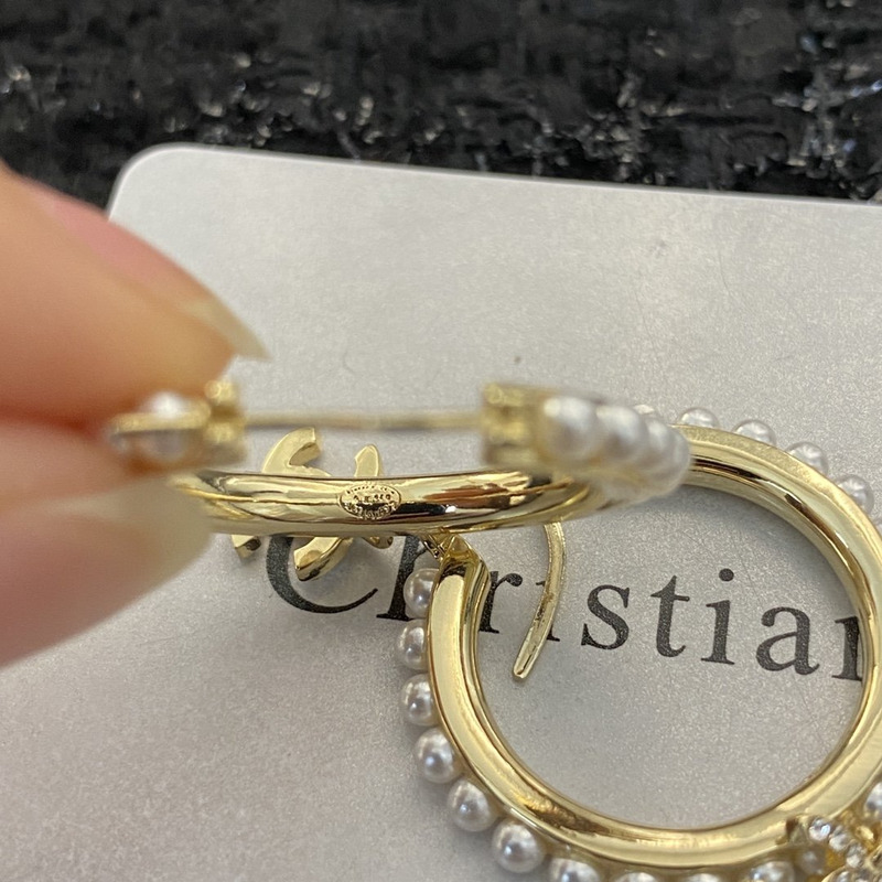 Ch*el pearl stud in rose gold