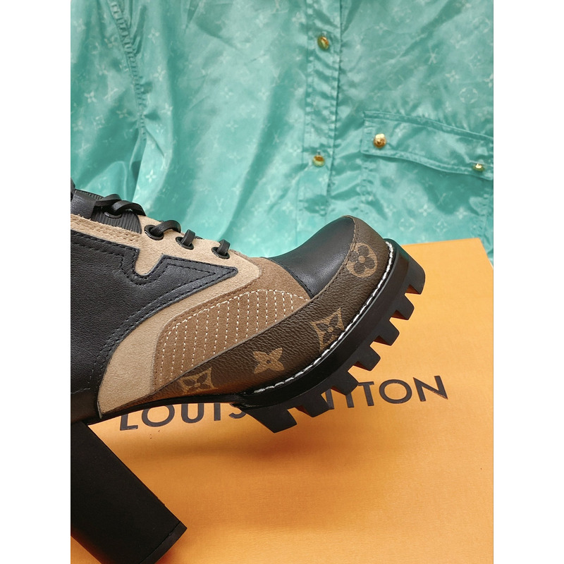 l**is V*t*n laureate monogram boots