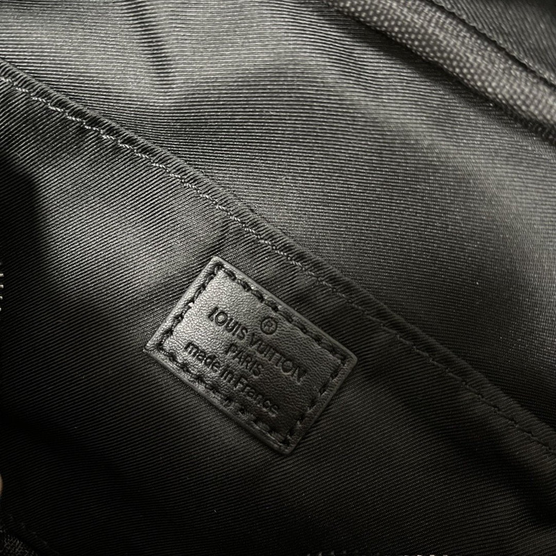 l**is V*t*n s lock messenger bag monogram black